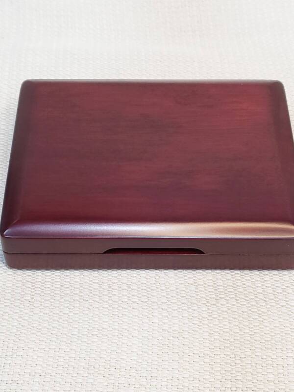 Caixa em madeira para 5 palhetas