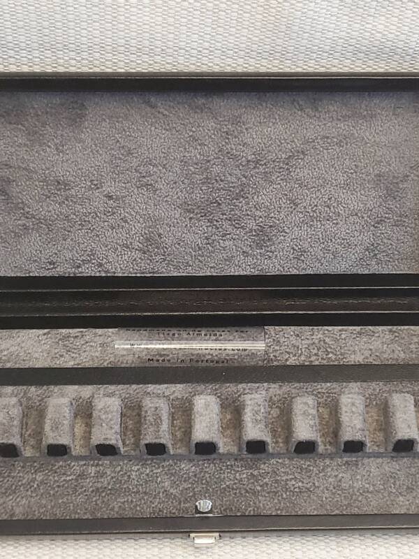 Caixa em pele para 10 palhetas - "DG"