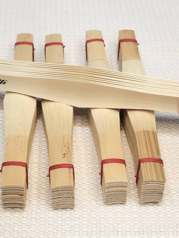 Canas goivadas, formadas e raspadas “Rigotti” (fio vermelho)